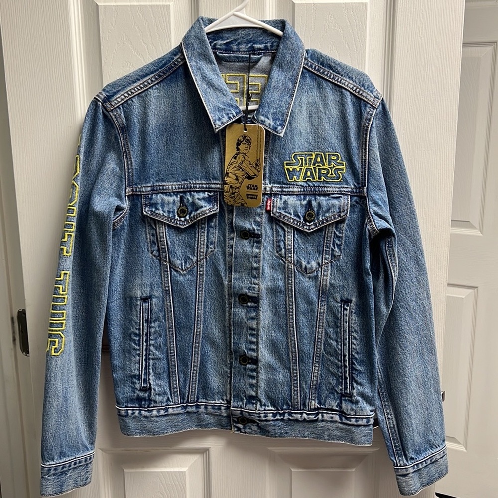 🔥NWT Levi’s x Star Wars Denim Trucker Jacket. mens size Small. LIMITED EDITION!